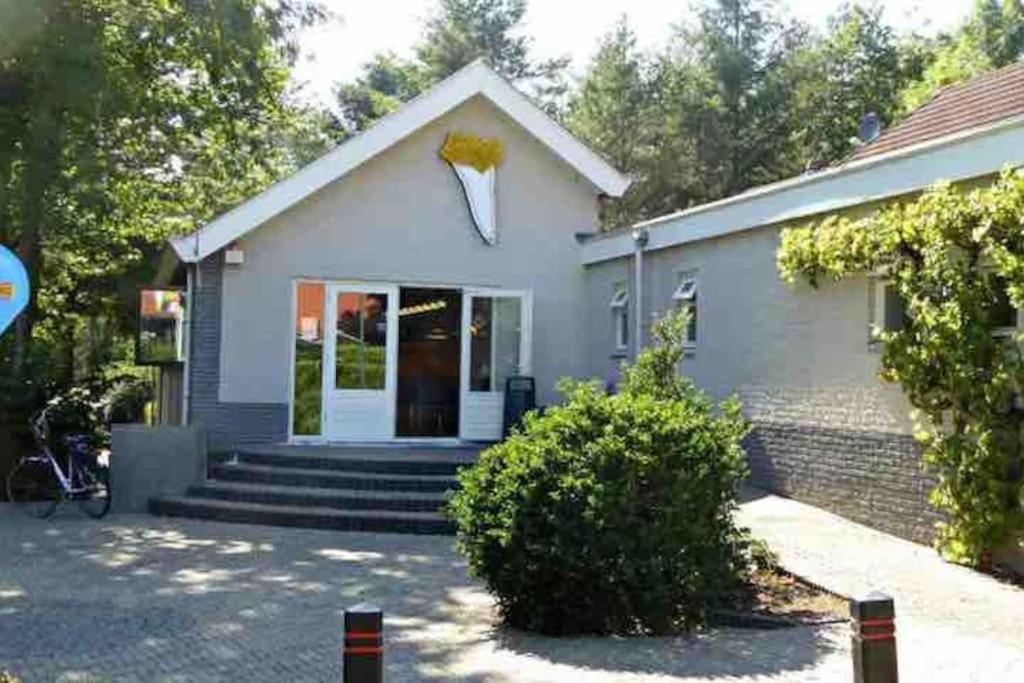 Chalet Toetje Op De Veluwe Hoenderloo Extérieur photo